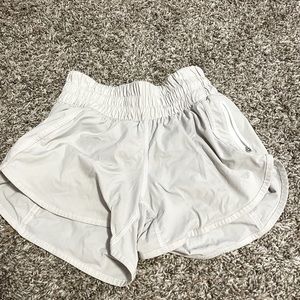Lululemon tracker short 4”